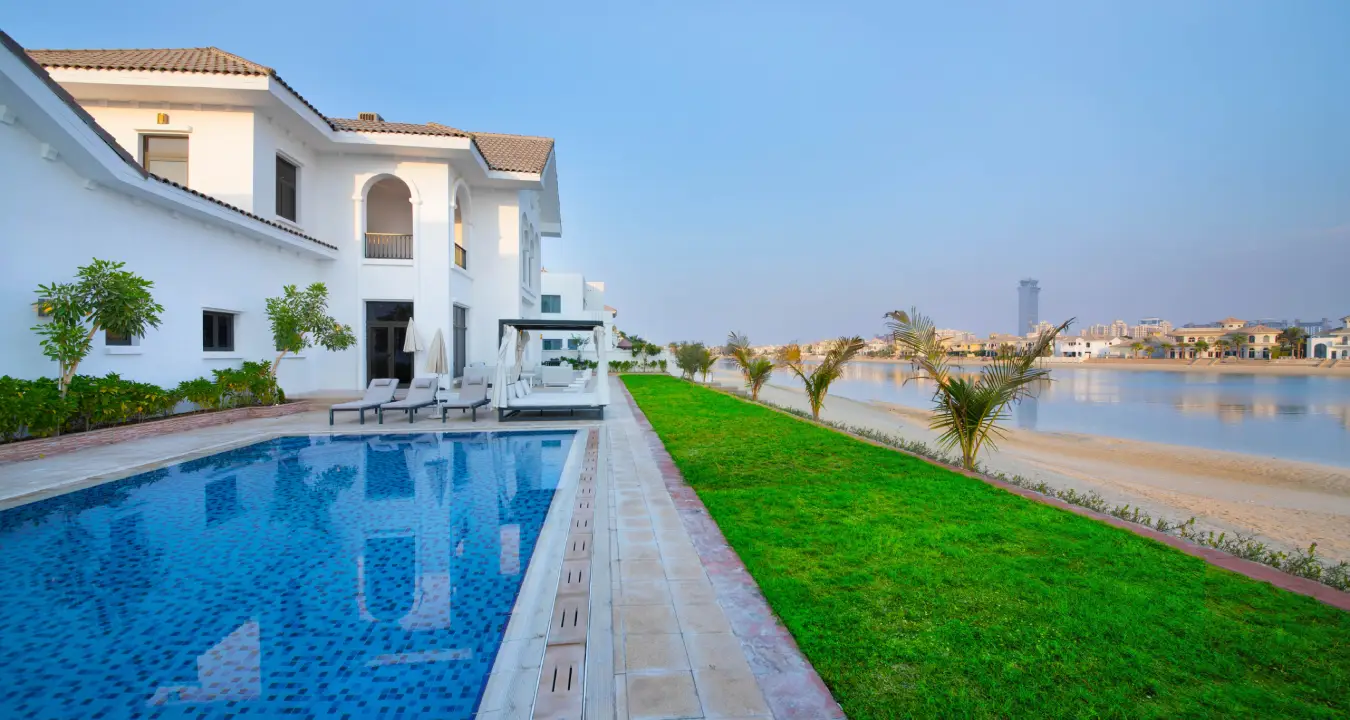 Villa with Private Beach in Palm Jumeirah-1